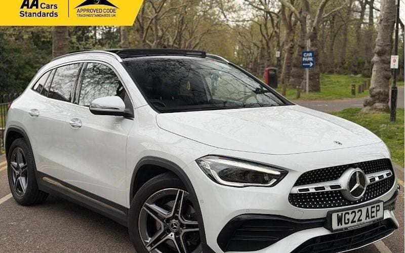 Usado Mercedes GLA180 AMG Line Premium Plus 136 HP (100 kW) 2022 SUV