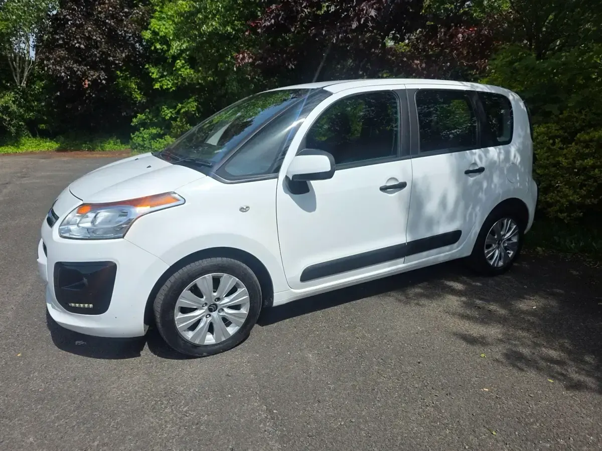 Begagnad Citroën C3 Picasso VTR Sport 2015 Vit Minibuss