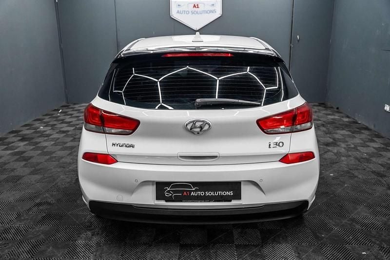 Used Hyundai i30 SE 2020 White Hatchback