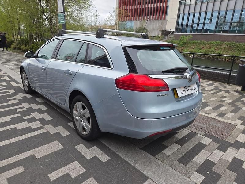 Used Vauxhall Insignia 160 HP (117 kW) 2012 Silver Estate