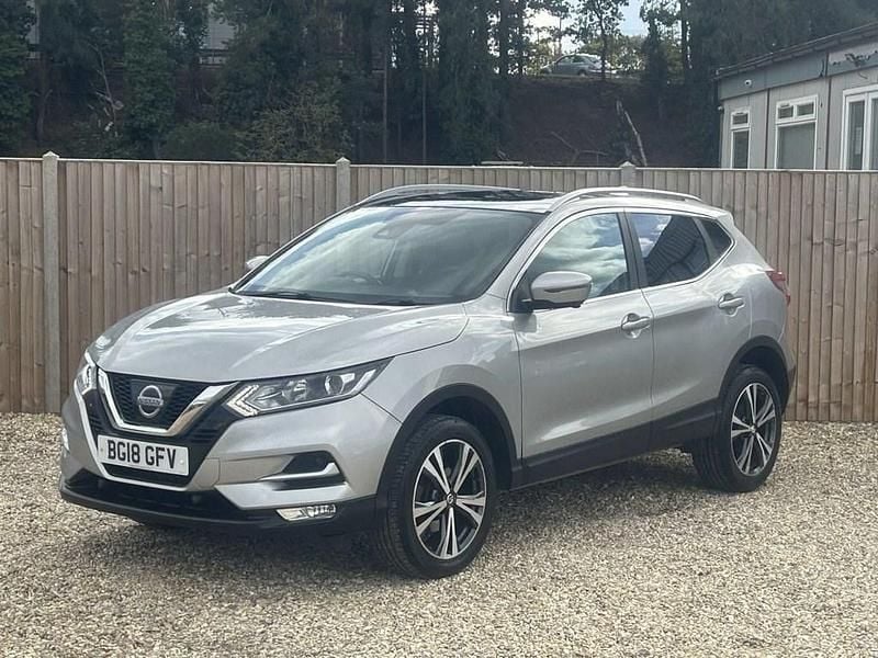 Silver Used 2018 Nissan Qashqai N-Connecta SUV | £8,400 (Good price) - Image 1/4
