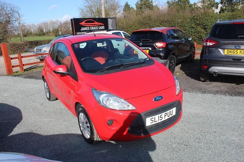 Used Ford Ka 69 HP (50 kW) 2015 Red Hatchback