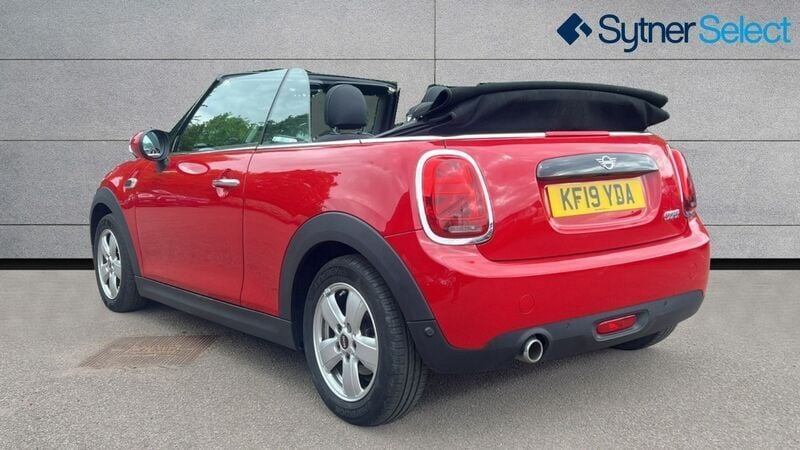 Used Mini Cooper Classic 136 HP (100 kW) 2019 Red Hatchback