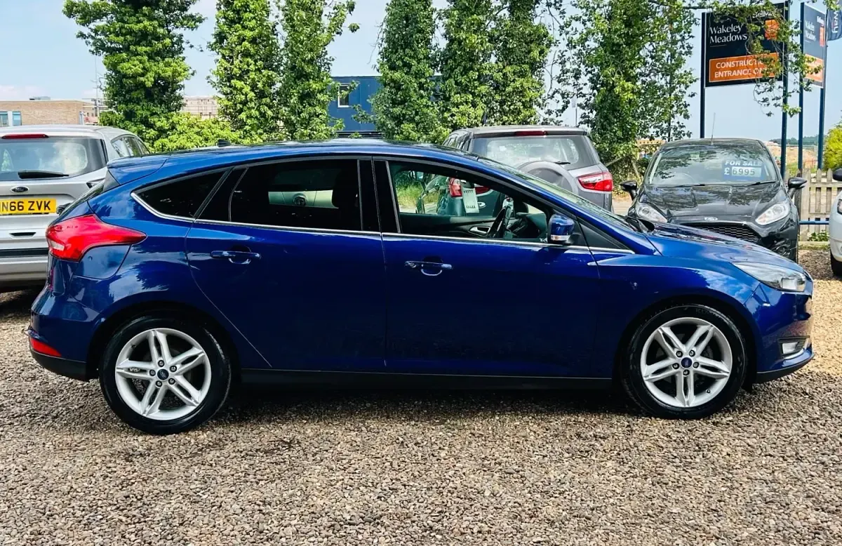 Usado Ford Focus Titanium 2016 Azul Citadino