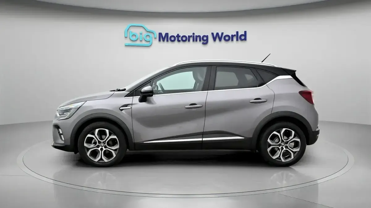 Used Renault Captur Version S 140 HP (102 kW) 2021 Grey/black SUV