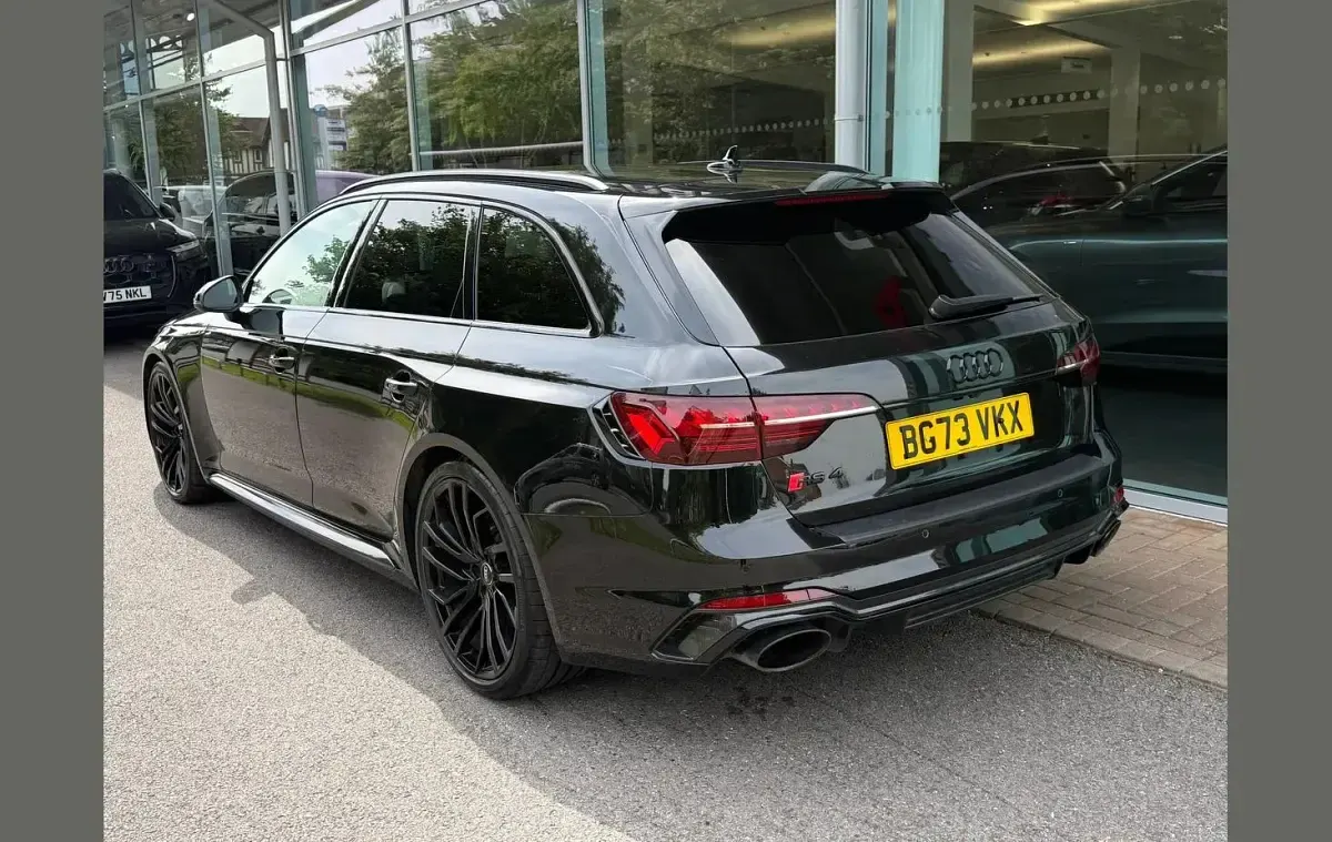 Used Audi RS4 Design 444 HP (326 kW) 2023 Black Estate