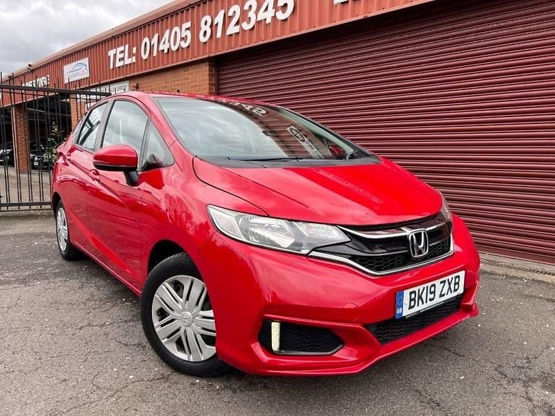 Second-hand Honda Jazz S 102 CP (75 kW) 2019 Roșu Hatchback