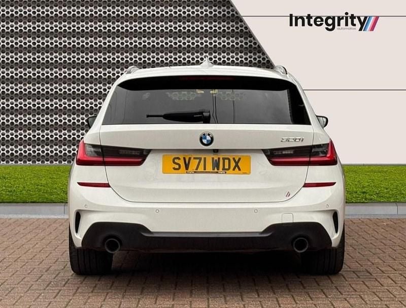 Used BMW 320 M Sport 184 HP (135 kW) 2021 White Estate