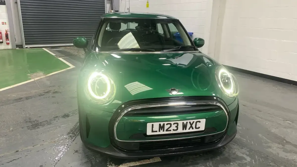 Używany Mini Cooper Classic 2023 Zielony Hatchback