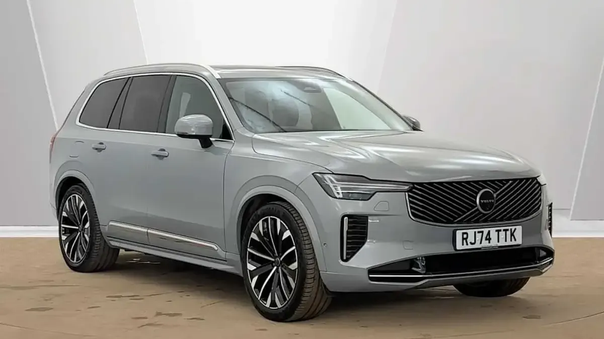 Usado Volvo XC90 Ultra 247 HP (181 kW) 2025 Cinzento SUV