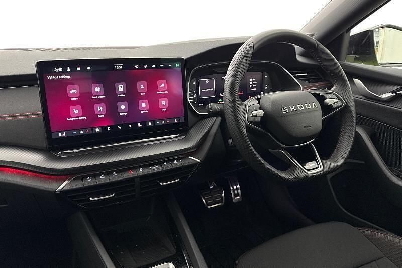 Begagnad Skoda Octavia vRS 265 HK (194 kW) 2025 Grön Halvkombi