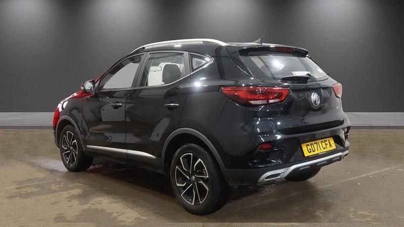 Usado MG ZS Exclusive 106 HP (77 kW) 2022 Preto SUV