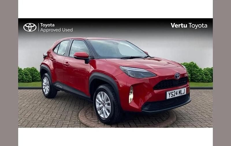 Red Used 2024 Toyota Yaris Cross SUV | £21,129 (Good price) - Image 1/4