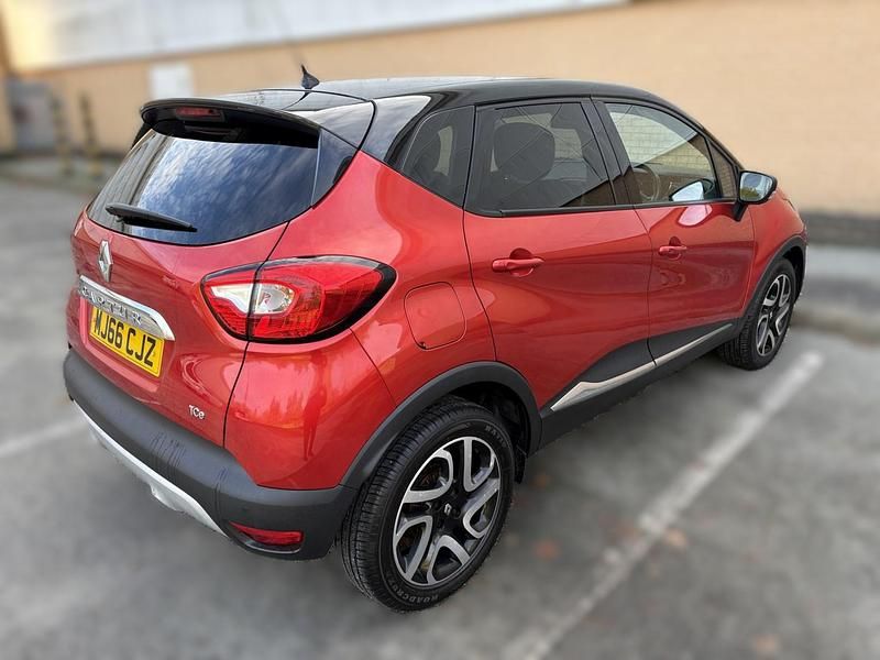 Used Renault Captur Signature 90 HP (66 kW) 2016 Red SUV