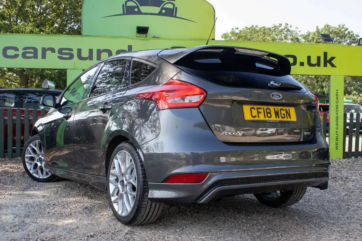 Used Ford Focus ST-Line 140 HP (102 kW) 2018 Grey Hatchback