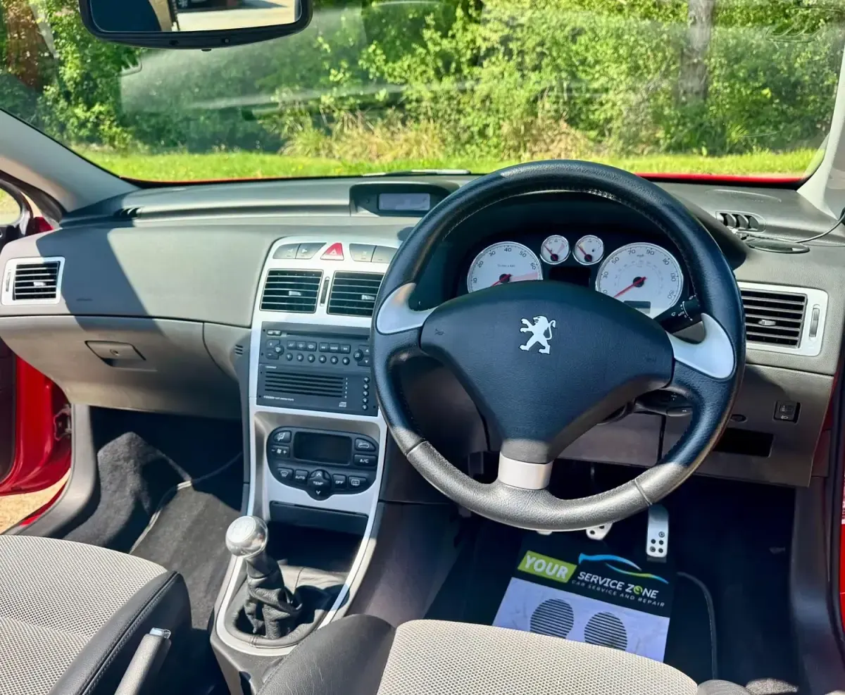 Second-hand Peugeot 307 CC 2004 Roșu Cabrio