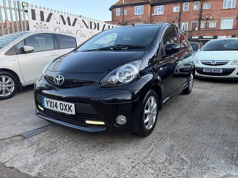 Used Toyota Aygo 68 HP (50 kW) 2014 Black Hatchback