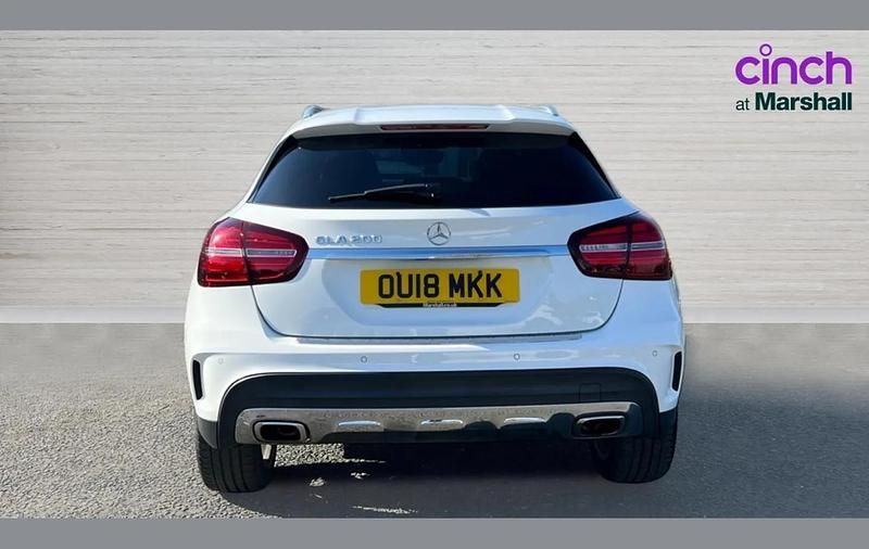 Used Mercedes GLA200 AMG Line Premium 154 HP (113 kW) 2018 White SUV