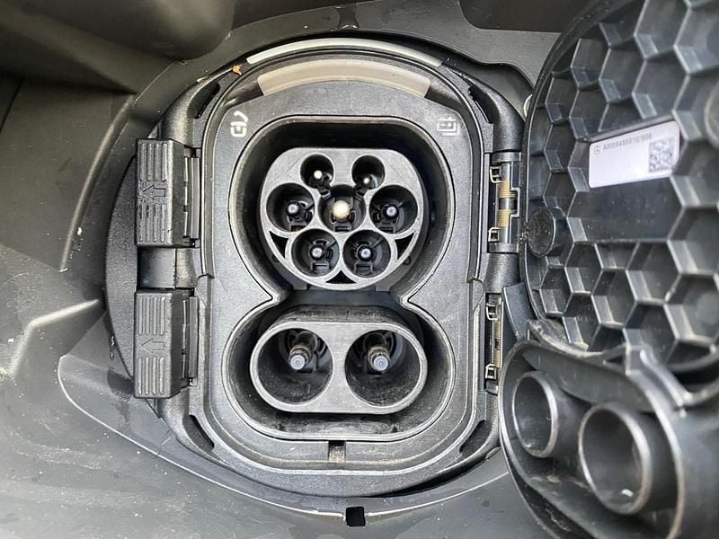 Used Mercedes e-Vito Progressive 85 kW (116 HP) 2022 White MPV