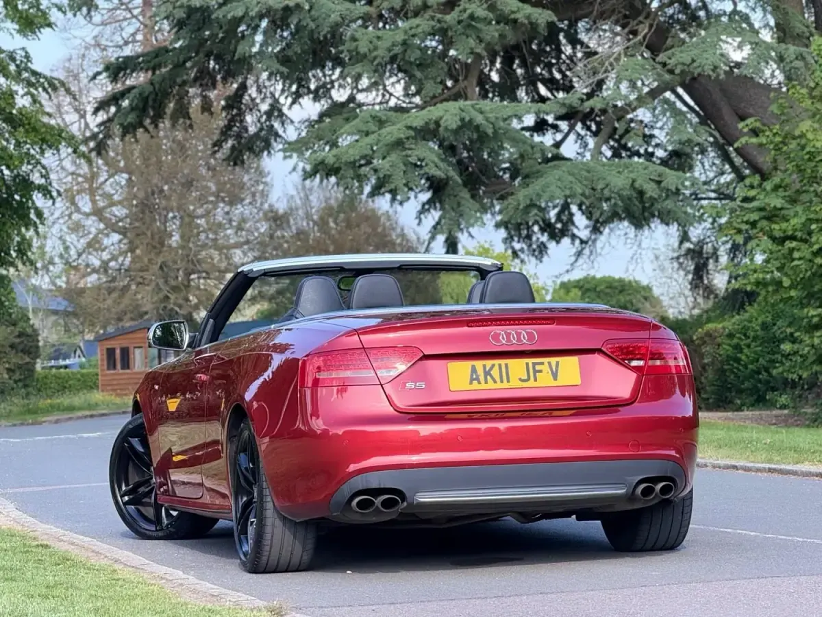 Usado Audi A5 Cabriolet 272 HP (200 kW) 2011 Vermelho Cabrios