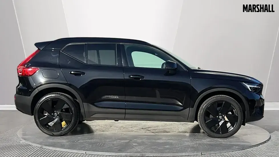 Used Volvo XC40 Plus 197 HP (144 kW) 2025 Black SUV