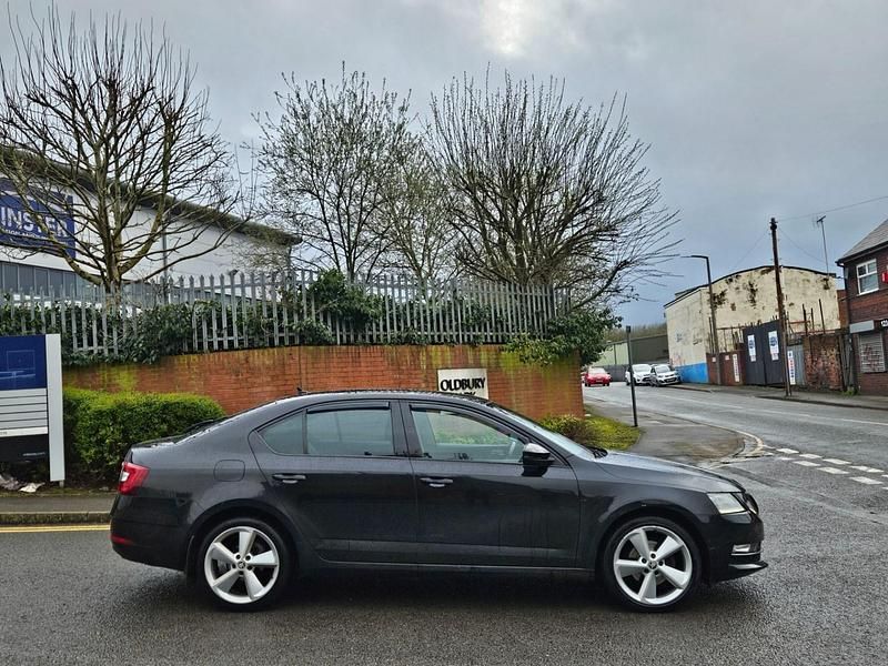 Usado Skoda Octavia SE L 2019 Negro Utilitario