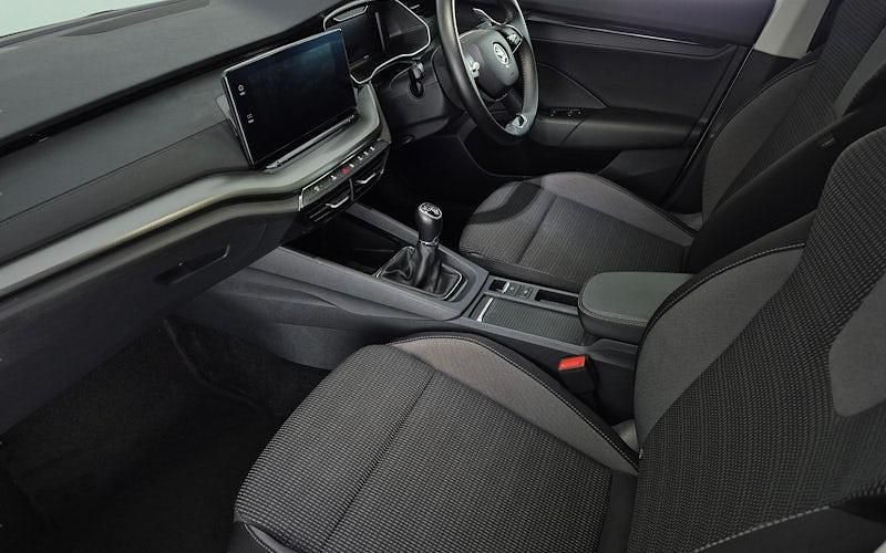 Used Skoda Octavia SE Technology 110 HP (80 kW) 2022 White Estate