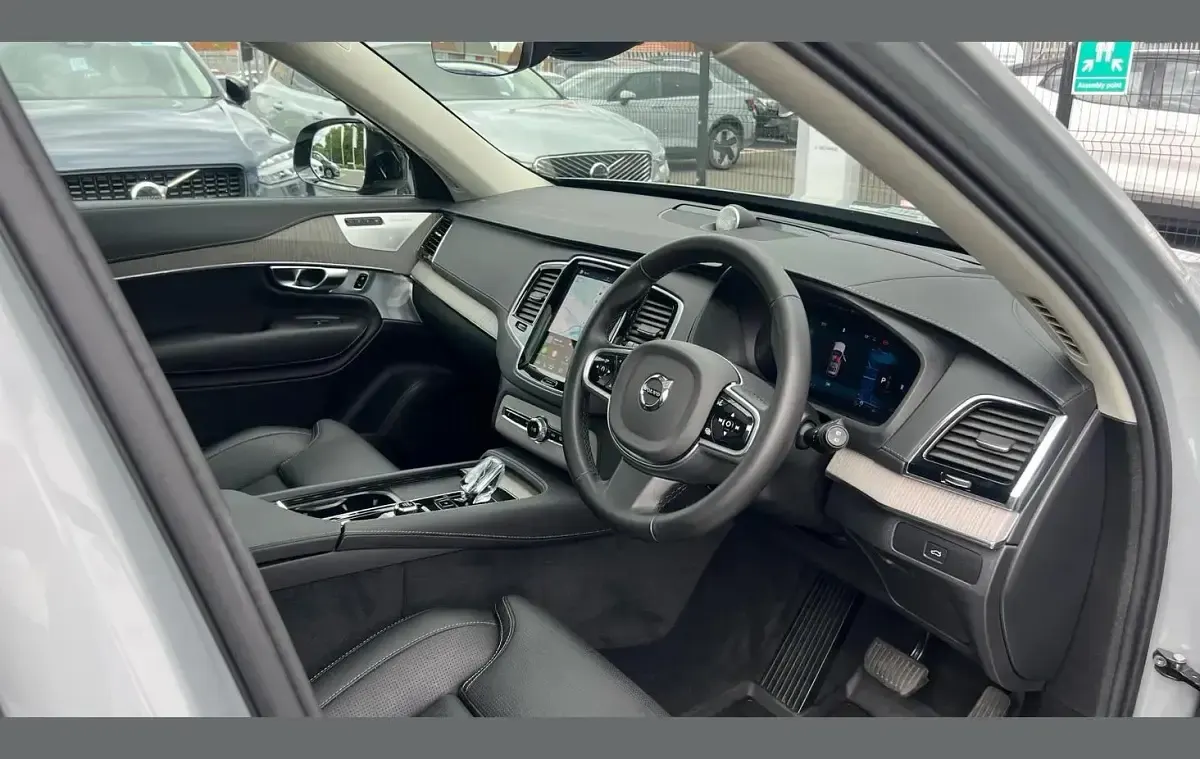 Used Volvo XC90 Ultra 247 HP (181 kW) 2024 Grey SUV