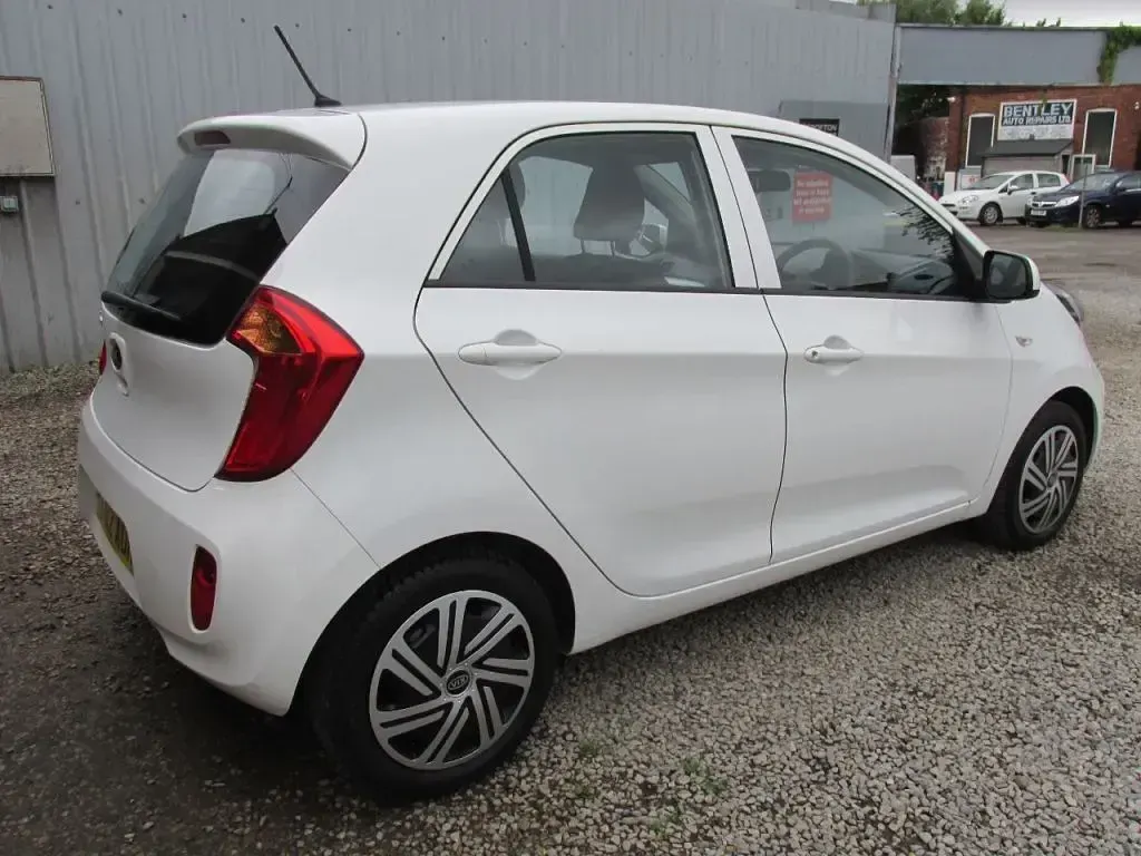 Used Kia Picanto 2012 White Hatchback