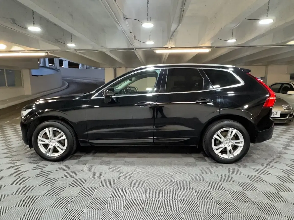 Used Volvo XC60 Momentum 190 HP (139 kW) 2018 Black SUV
