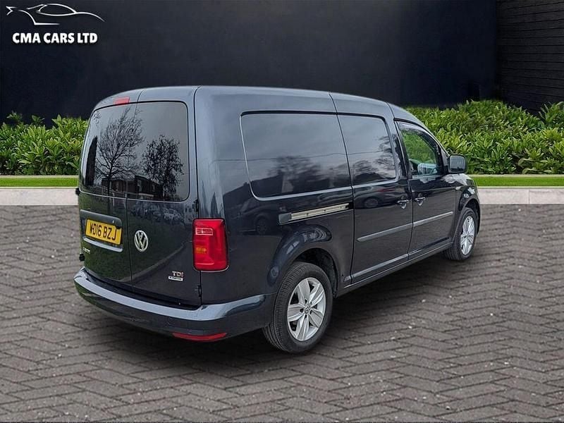Used VW Caddy Maxi Highline 150 HP (110 kW) 2016 Blue MPV