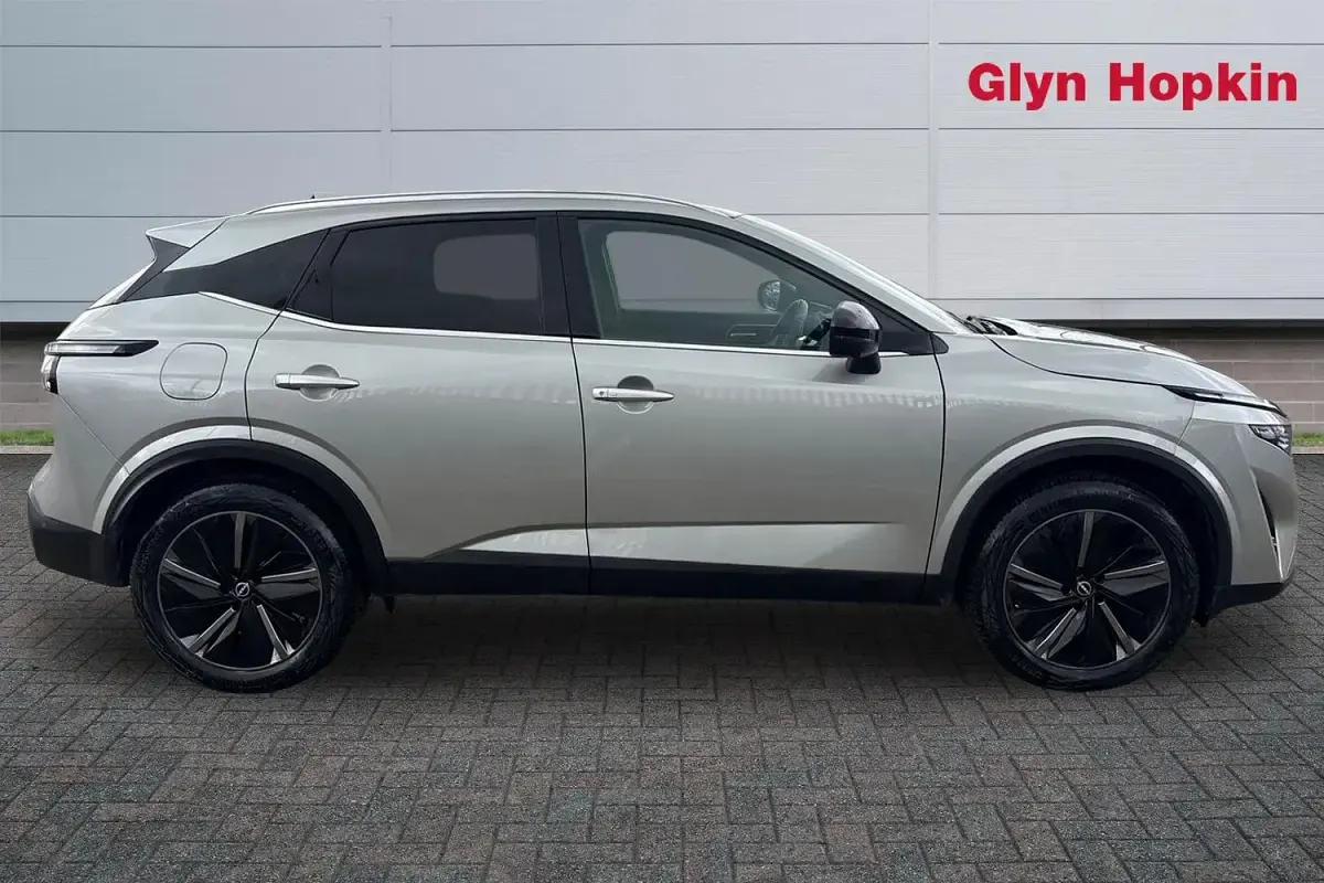 Used Nissan Qashqai Tekna 158 HP (116 kW) 2025 Silver SUV