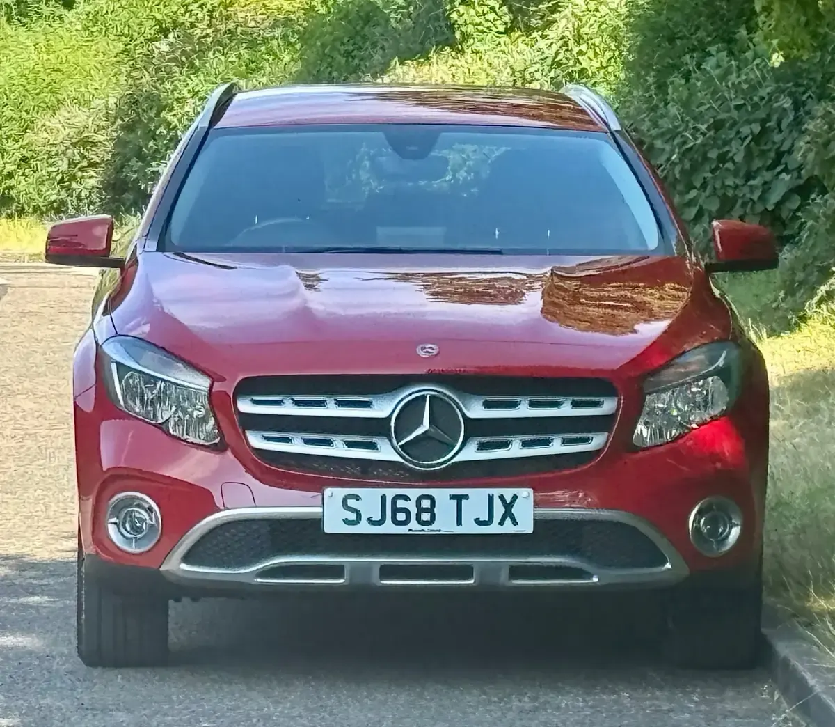 Used Mercedes GLA200 156 HP (114 kW) 2018 Red SUV