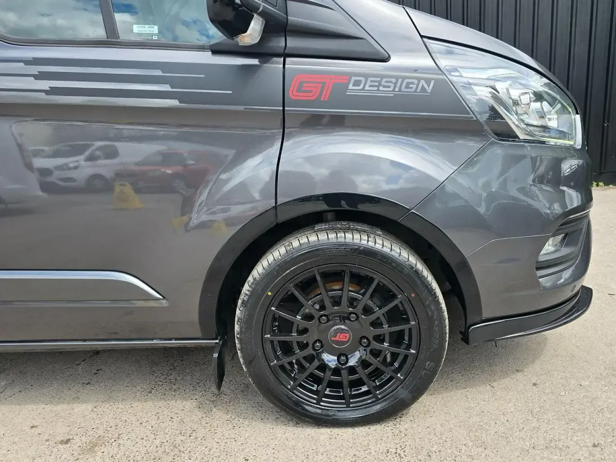 Usado Ford Transit Custom Limited 130 HP (95 kW) 2022 Cinzento Van