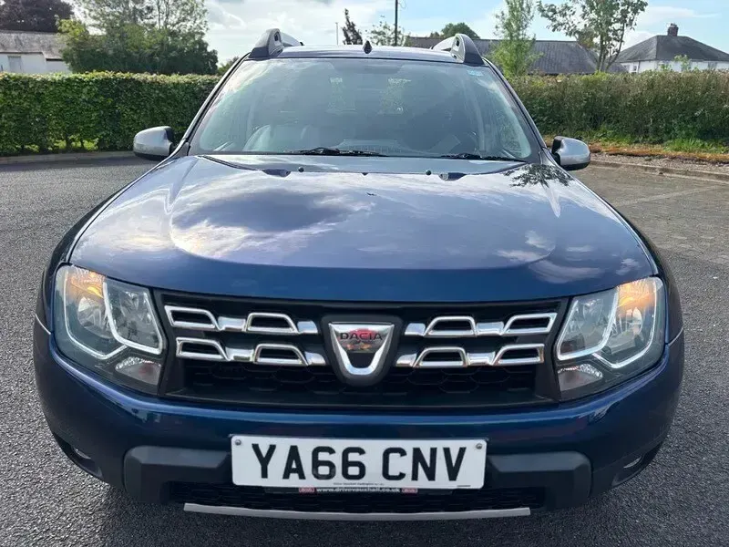 Used Dacia Duster Prestige 110 HP (80 kW) 2017 Mediterranean blue SUV
