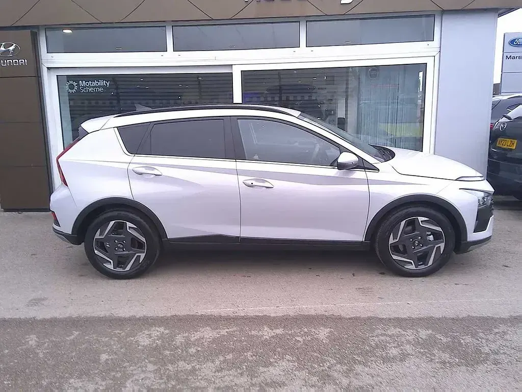Nuevo Hyundai Bayon 90 CV (66 kW) 2025 Gris SUV