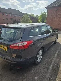 Begagnad Ford Focus Zetec 125 HK (91 kW) 2014 Grå Kombi