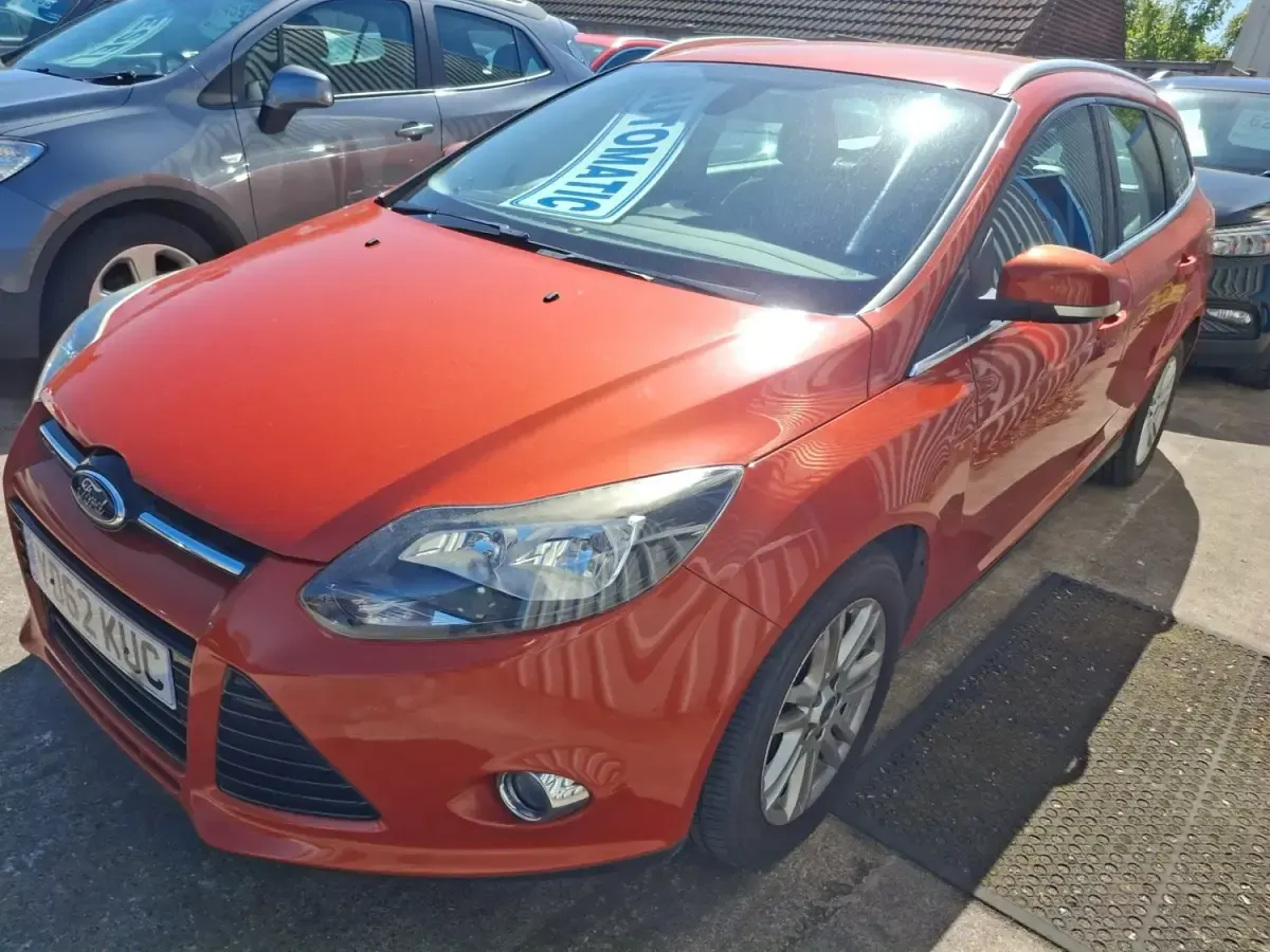 Usado Ford Focus Titanium 125 HP (91 kW) 2012 Vermelho Carrinha