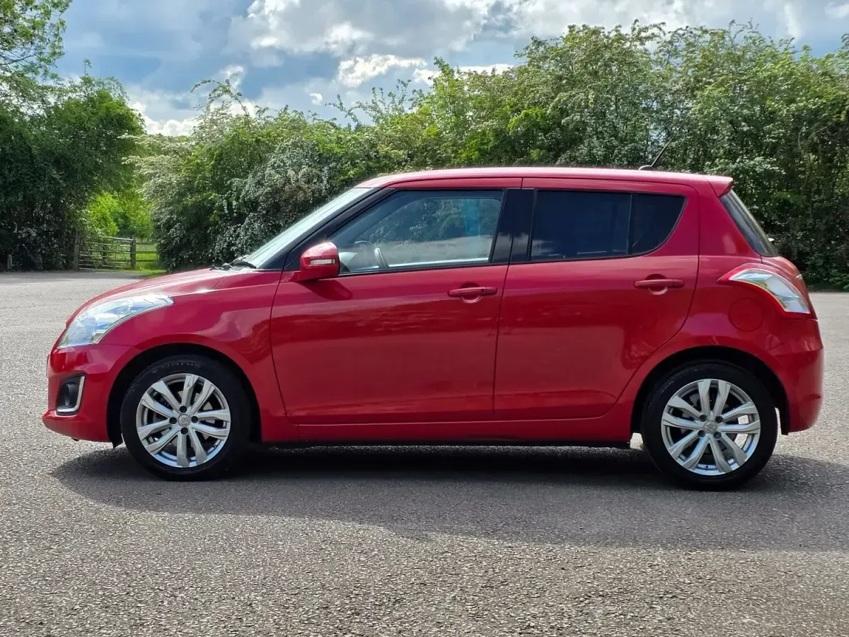 Used Suzuki Swift SZ4 94 HP (69 kW) 2016 Red Hatchback
