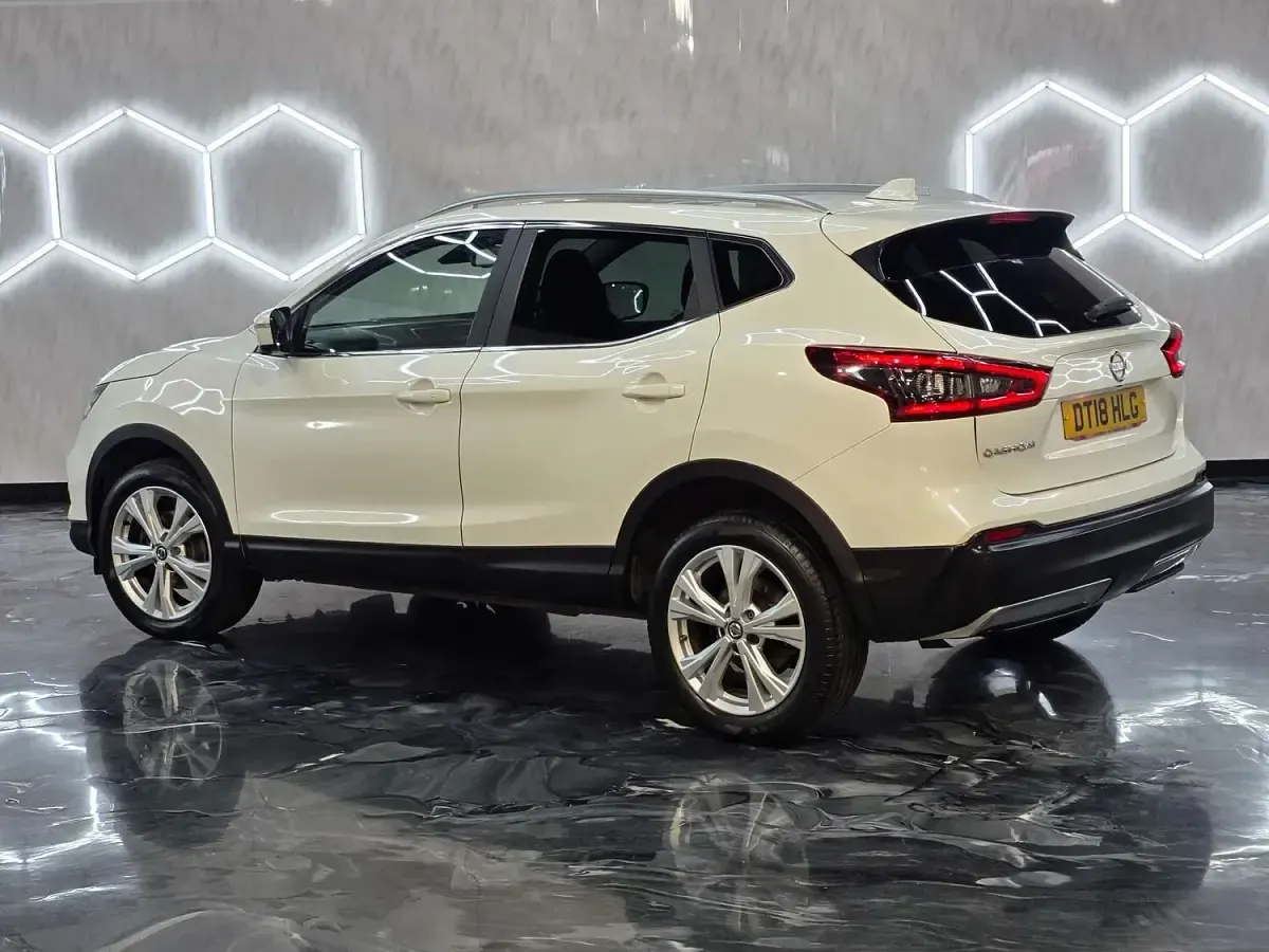 Used Nissan Qashqai N-Connecta 110 HP (80 kW) 2018 White SUV