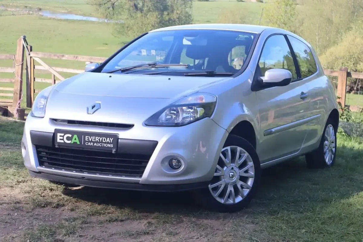 Second-hand Renault Clio II Dynamique 2010 Argintiu Hatchback
