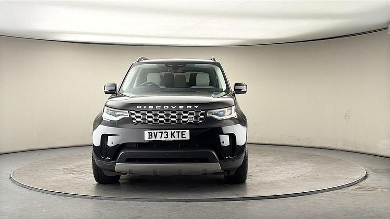 Used Land Rover Discovery 5 S 300 HP (220 kW) 2023 Santorini black SUV