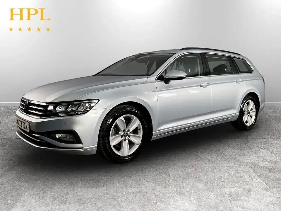 Used VW Passat SE 150 HP (110 kW) 2023 Silver Estate