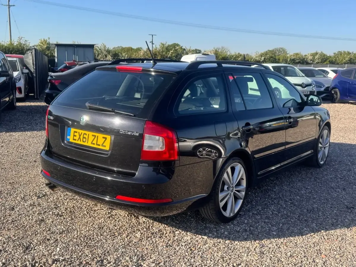 Begagnad Skoda Octavia vRS 200 HK (147 kW) 2011 Svart Kombi