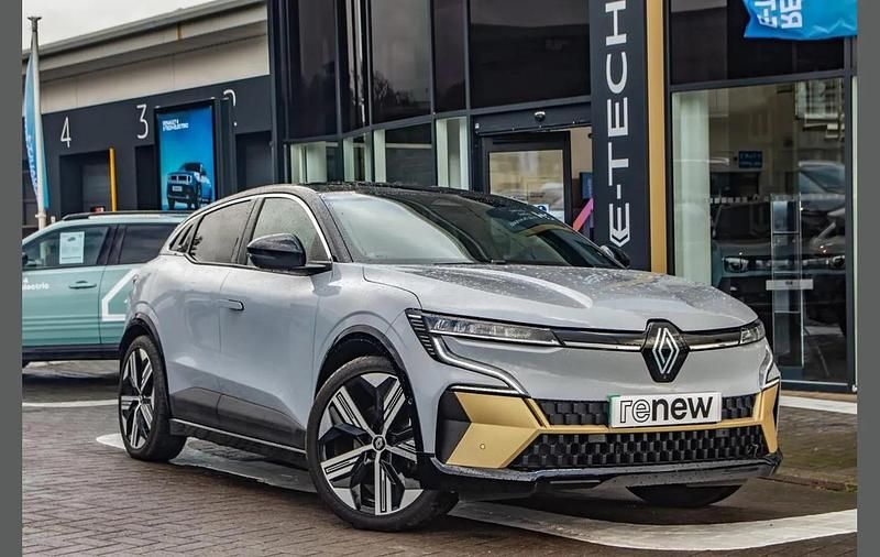 Grey Used 2023 Renault Mégane Iconic Hatchback | £20,795 (Fair price) - Image 1/4