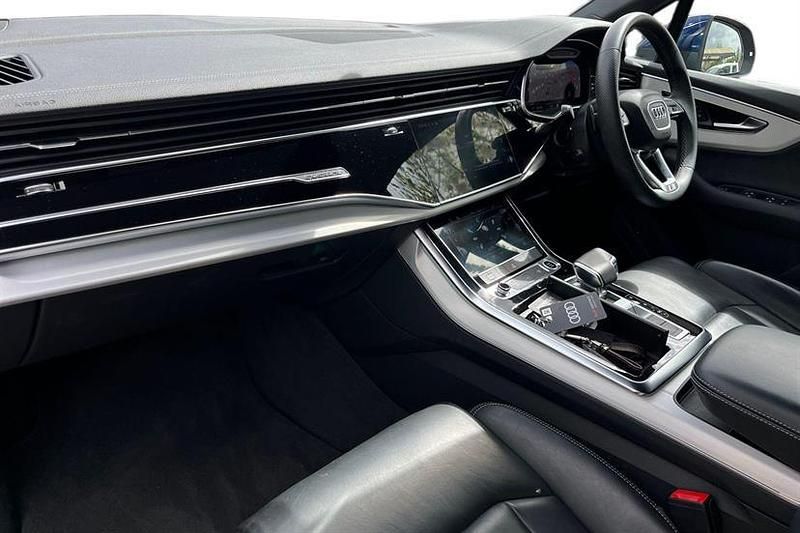 Used Audi Q7 S-Line 286 HP (210 kW) 2023 Navarra blue SUV