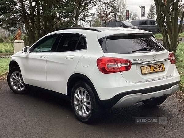 Used Mercedes GLA200 SE 156 HP (114 kW) 2018 White SUV