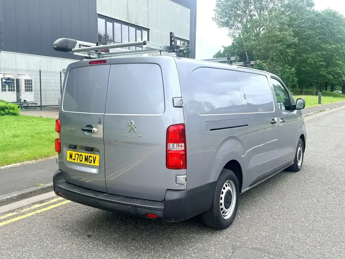 Used Peugeot Expert 120 HP (88 kW) 2020 Grey Van