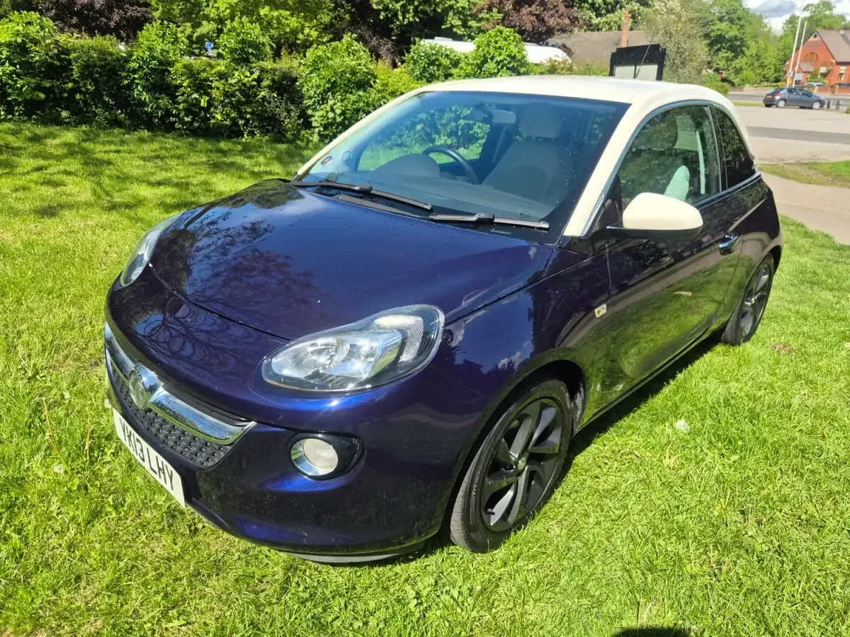 Second-hand Vauxhall Adam Jam 70 CP (51 kW) 2013 Albastru Hatchback