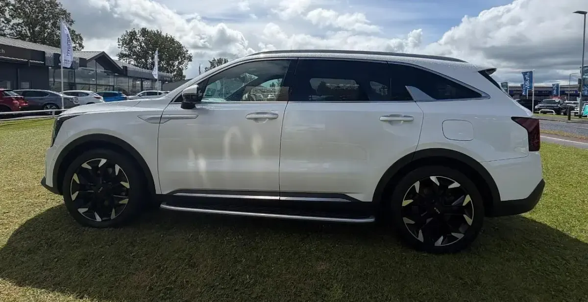 Used Kia Sorento 190 HP (139 kW) 2024 White SUV